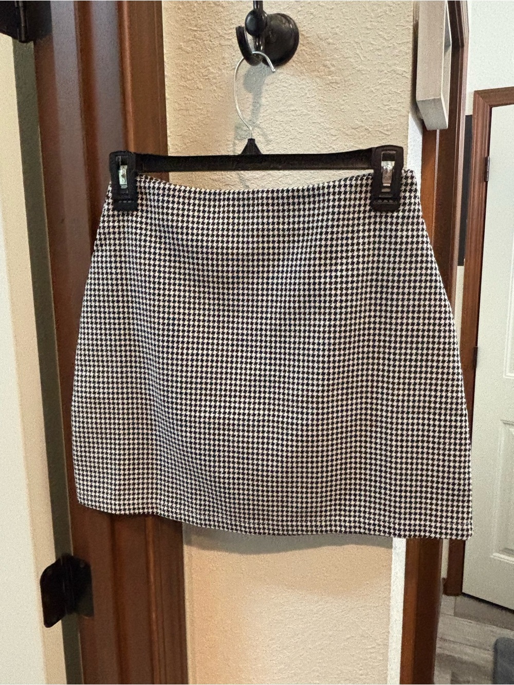 Houndstooth Mini Skirt - Black & White